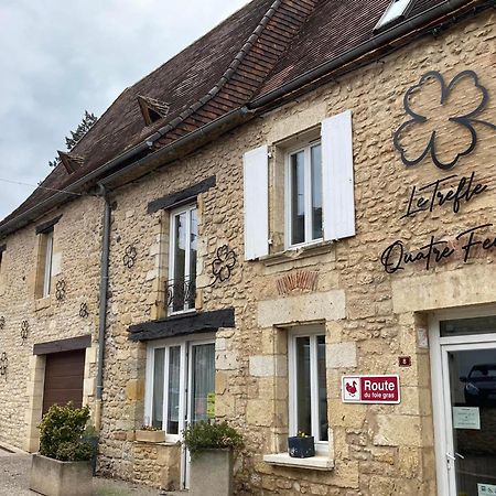 Le Trefle A Quatre Feuilles Hotel Siorac-en-Perigord Bagian luar foto