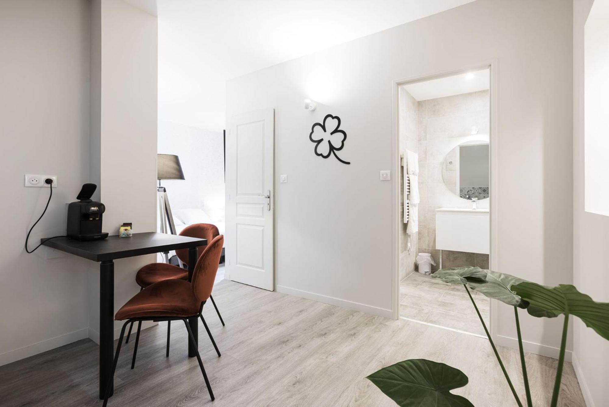 Le Trefle A Quatre Feuilles Hotel Siorac-en-Perigord Bagian luar foto
