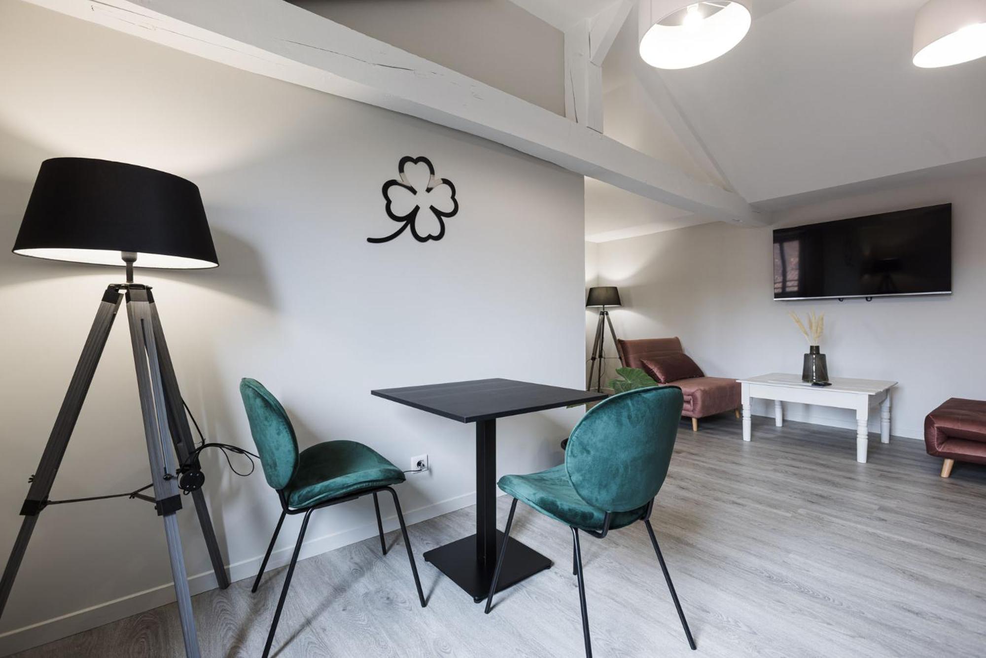 Le Trefle A Quatre Feuilles Hotel Siorac-en-Perigord Bagian luar foto